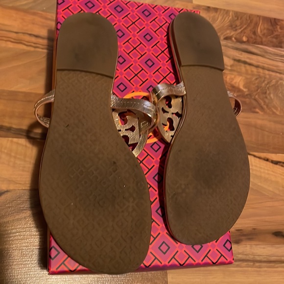 Tory Burch rose gold sandals - Picture 5 of 7